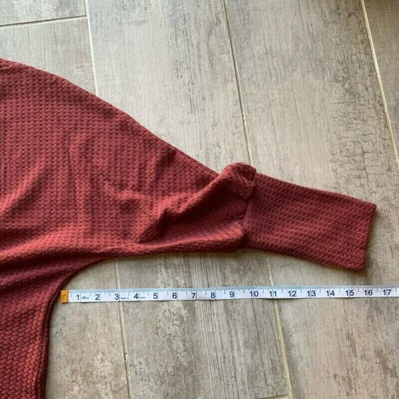 Los Angeles Boutique Off Shoulder Sweater Knit Top Slouchy Dolman NEW Boho L - Picture 8 of 8